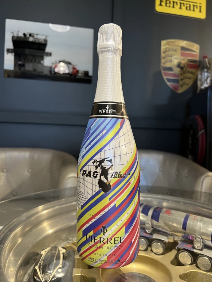 Bouteille de Champagne personnalisée avec habillage intégral coloré