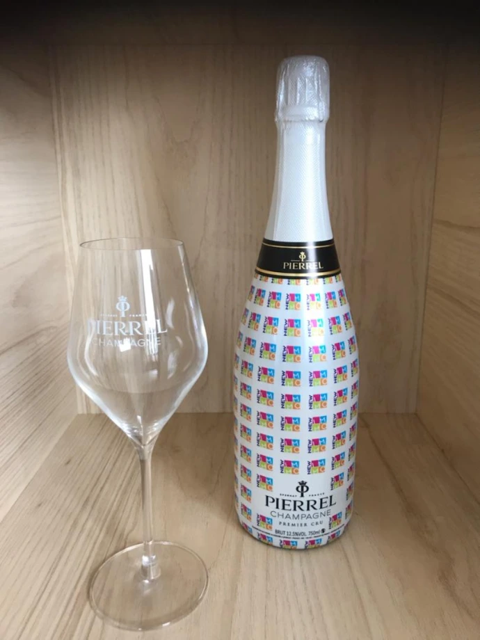 Bouteille de Champagne avec habillage personnalisé sur mesure