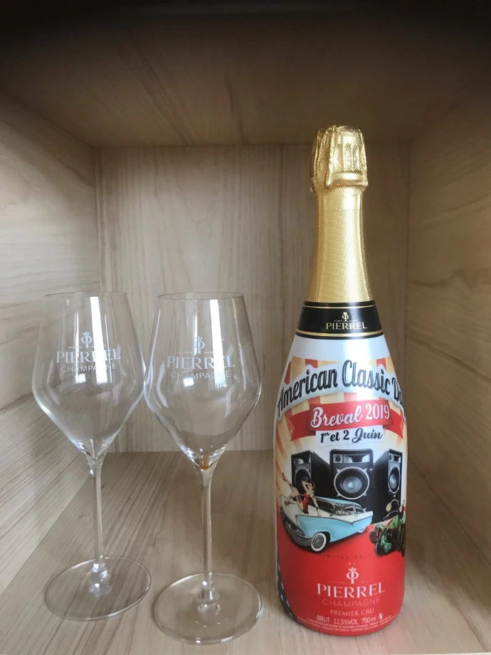 Champagne personnalisé pour événement avec habillage intégral