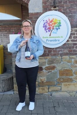 Projet de bière personnalisée pour école primaire à Franière afin de financer les activités et événements scolaires.ommunale de Franière afin de financer les projets scolaires et la fancy fair.